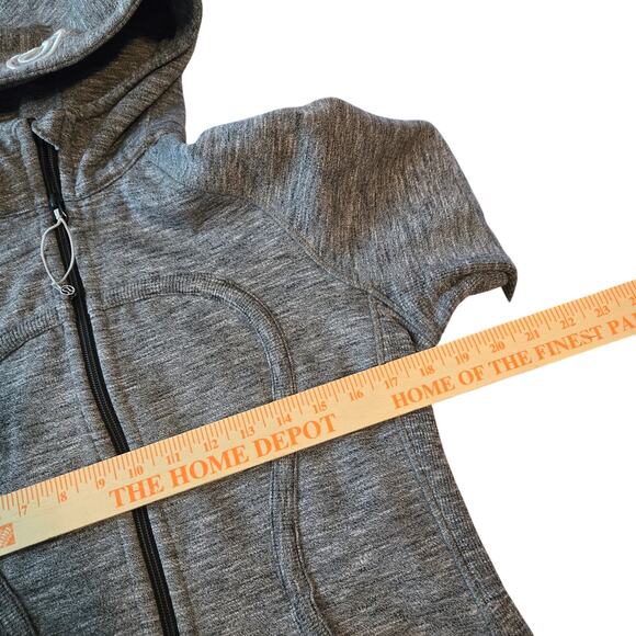 Lululemon Scuba Hoodie
Deep Coal Silver Spoon Slub Salt & Pepper - Picture 4 of 7